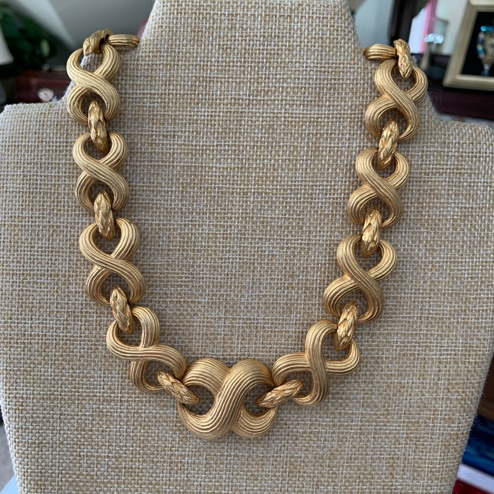 Ivana Trump Bold Chunky Chain Necklace Possibly Vintage Ivana Trump Collection